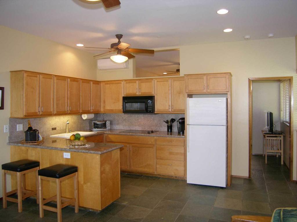 Aloha Aku Inn & Suites Kīhei Zimmer foto